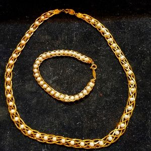 Vtg Avon necklace napier gold tone bracelet set